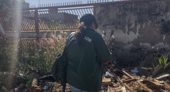 Comurg visita 10 setores e orienta moradores sobre descarte de lixo nas calçadas